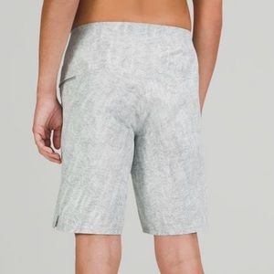 lululemon Current State Board Short 9” Grey Size 40 NWT